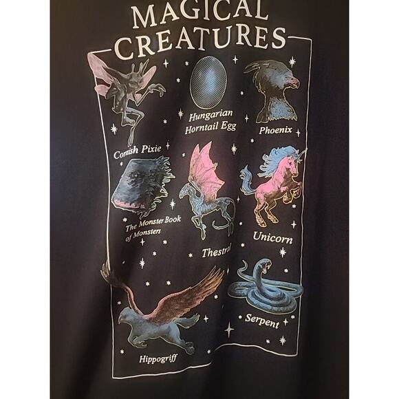Universal Studio T Shirt Men’s Magical Creatures Medium Harry Potter A127 New - Picture 1 of 4